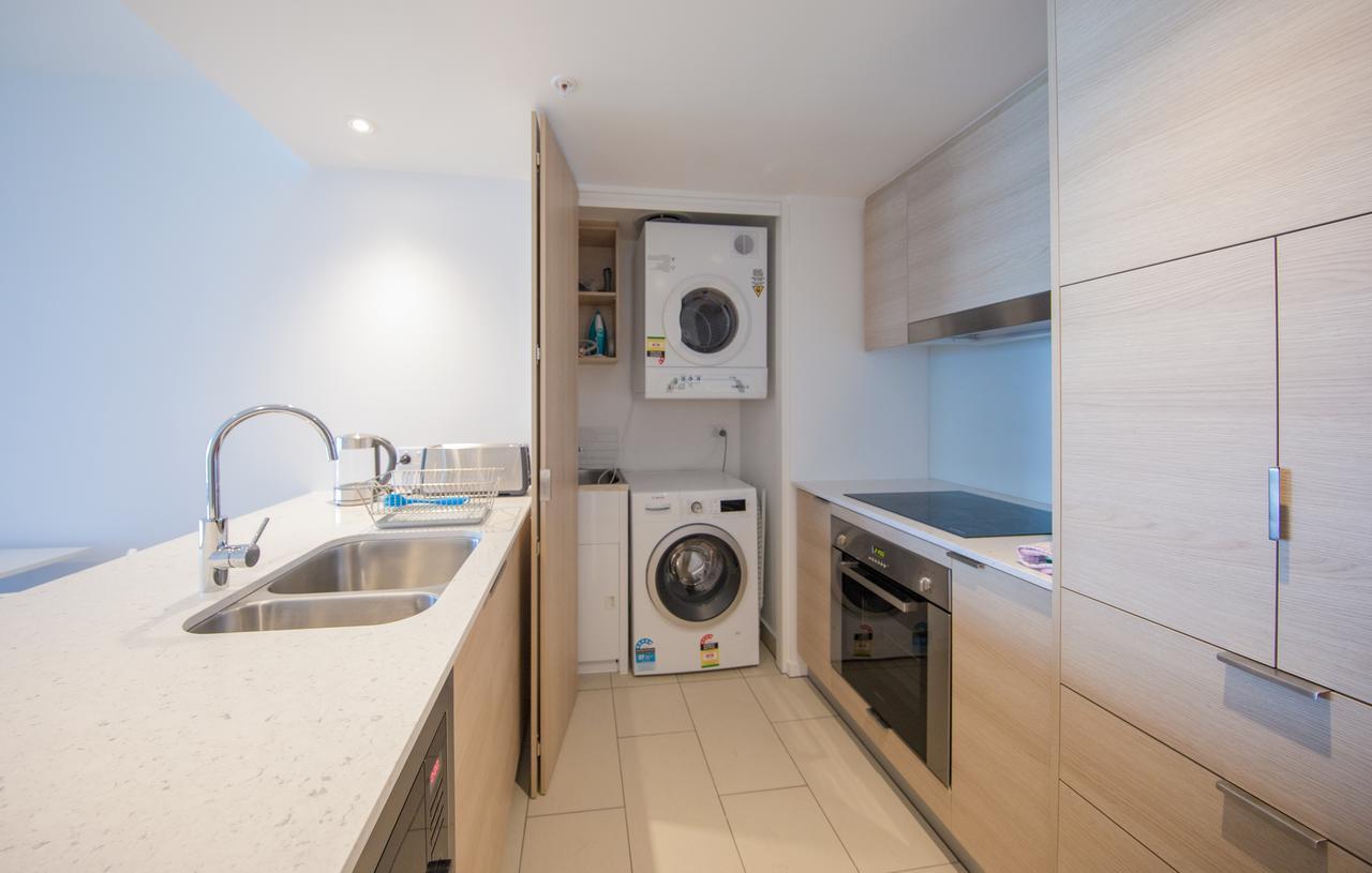 Dayday Premier Apartments At 2663 Gold Coast Hwy, Broadbeach エクステリア 写真